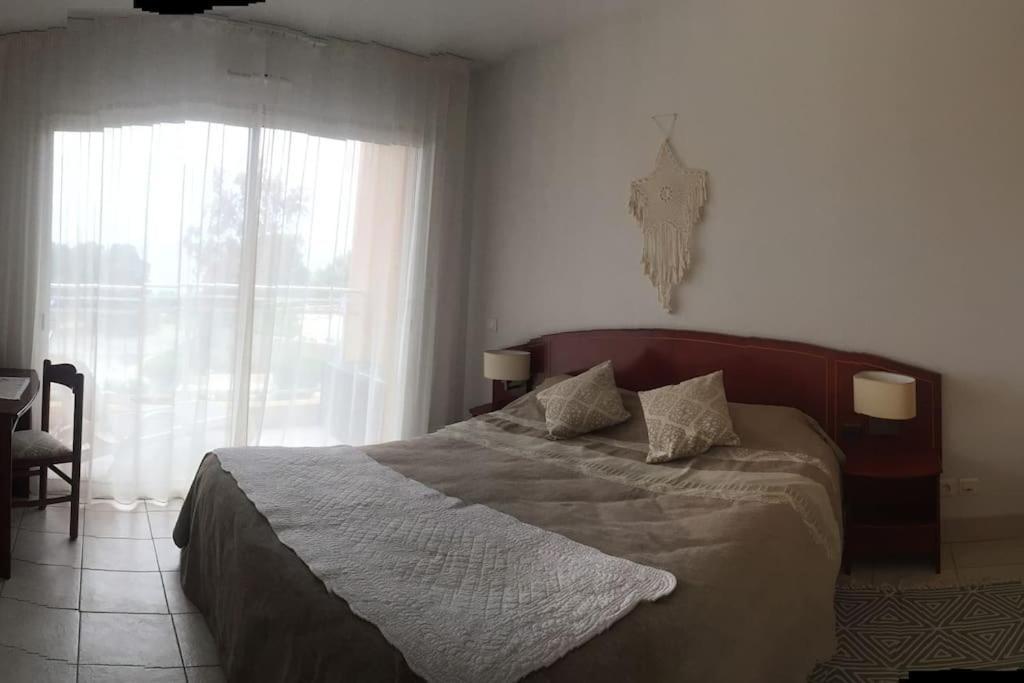 F2 Vue Dans Avec Piscine Appartement *