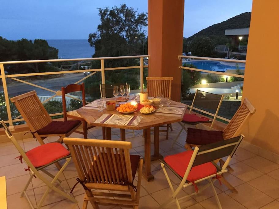 F2 Vue Dans Avec Piscine * Ajaccio (Corsica)